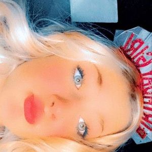 Meet your Posher, Madalynn